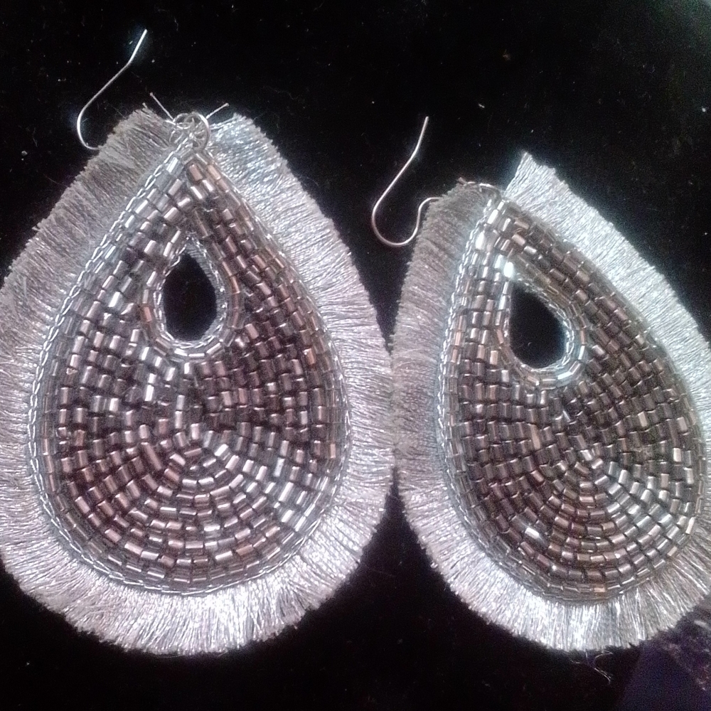 2 tone beaded teardrop earrings